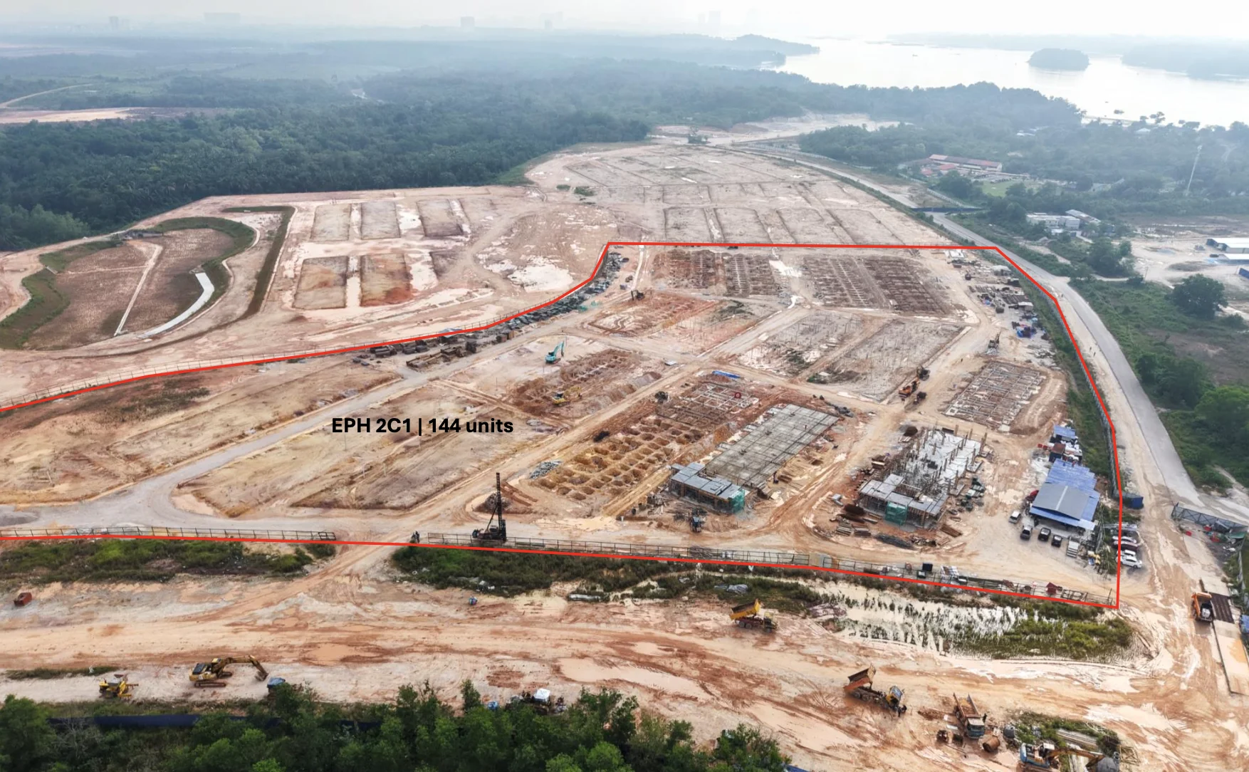 Kemajuan pembinaan peringkat asas Estuari Parkhomes di sepanjang saluran air Puteri Harbour, Fasa 2C1 144 unit, Ogos 2026